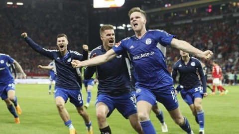 德甲保级鏖战上演逆转绝杀 沙尔克客胜美因茨点燃生机