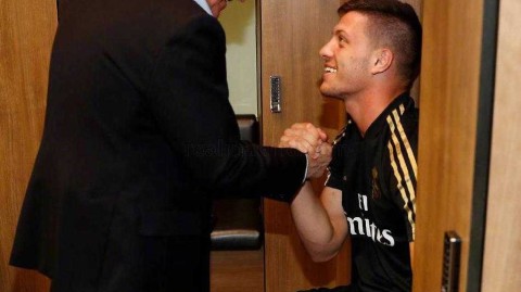 弗洛伦蒂诺驾临蒙特利尔 银河战舰旗舰舵手亲掌舵