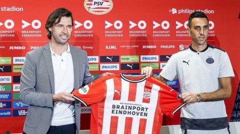 前中超金靴扎哈维正式亮相埃因霍温 开启欧洲新征程