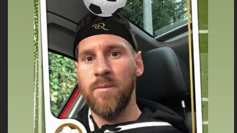 致敬传奇 众球星体验罗纳尔迪尼奥十号滤镜 头顶虚拟球再现经典