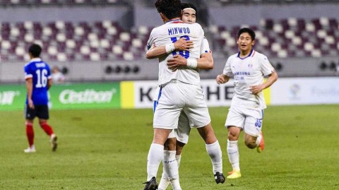 亚冠淘汰赛经典战：水原三星上演惊天逆转，横滨水手憾别多哈