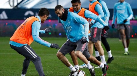 凛冬中的白刃：皇马备战西超杯，静候巴斯克雄狮