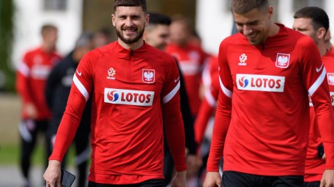 莱万多夫斯基领衔白鹰军团 波兰国家队奥帕莱尼察静候欧洲杯挑战