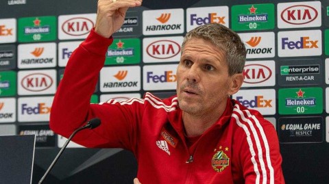 欧战前夜·维也纳之声：绿茵场上的坚定凝视