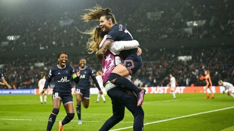 巴黎女足鏖战晋级 绿茵巾帼展现坚韧意志