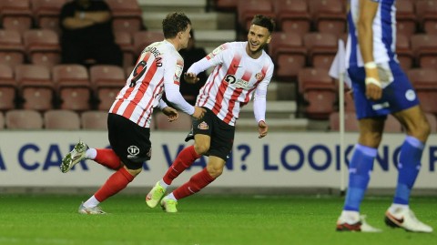 英联杯激战：桑德兰客场完胜维冈竞技，黑猫军团高歌猛进