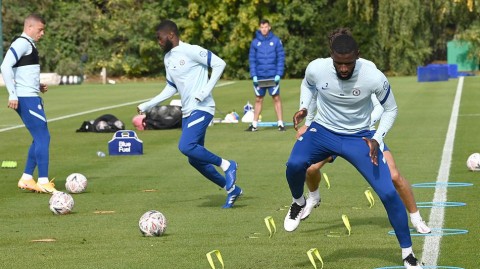 蓝军厉兵秣马静待北伦敦德比 切尔西训练场全情投入