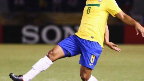 白衣少年的青涩序章：探寻皇马巨星们的十七岁