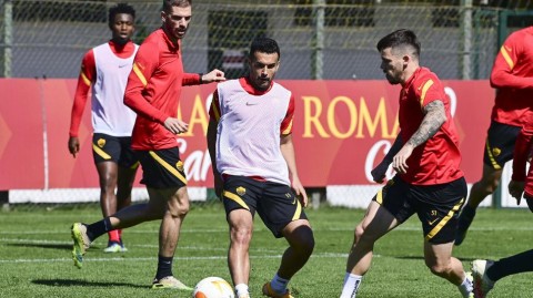 罗马城下的呼吸：疫情中，那一抹为足球跳动的红