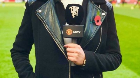 曼联电视台新星闪耀：前运动女神科斯蒂·谢尔茨的跨界魅力