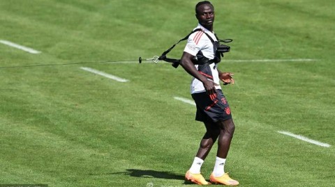 拜仁新季训练火热开启 马内首秀展现超凡状态