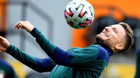 蓝衣军团静候斗牛士：伦敦温布利球场外，意大利队上演欧洲杯半决赛最后演练