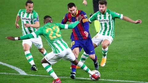 巴萨三比二逆转贝蒂斯，梅西替补导演神奇胜利