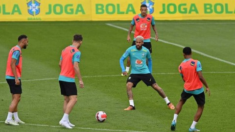 桑巴军团的备战舞曲：友谊赛前的星光与悬念