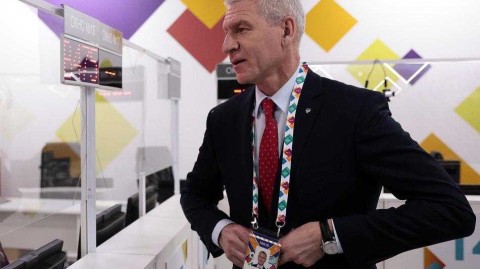 俄罗斯体育部长马特钦获球迷证 圣彼得堡准备就绪