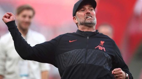 红军温布利点杀蓝军 时隔十六年再捧足总杯