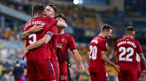 加的斯与奥萨苏纳的史诗对决：新赛季西甲的激情碰撞