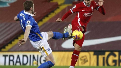 安菲尔德寒夜：利物浦爆冷零比一不敌布莱顿，争冠路上再遭重创