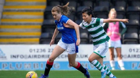 凯尔特人与流浪者绿茵对决 中国玫瑰初绽格拉斯哥