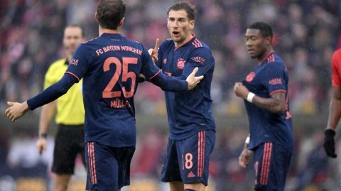 德甲焦点：莱万穆勒蒂亚戈齐建功，拜仁客场完胜美因茨重返榜首