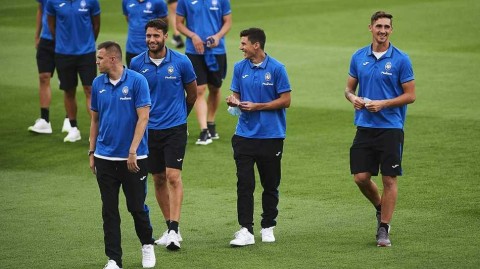 真蓝黑备战欧冠揭幕战 亚特兰大将士西班牙挥汗如雨