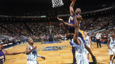 科比生涯封神战：2004年暴力骑扣魔兽霍华德经典回顾