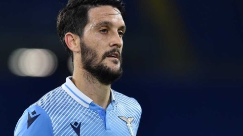 拉齐奥中场核心阿尔贝托自宣感染新冠病毒 蓝鹰遭遇严峻挑战