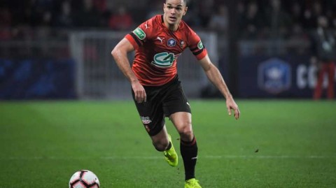 时光无情：曾经叱咤绿茵的巨星，如今也在等待一份新合同