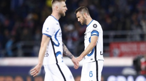 蓝黑军团补赛折戟 博洛尼亚绝杀搅动意甲争冠格局