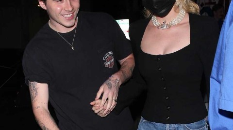 时光倒流：重温布鲁克林与妮可拉订婚初期的甜蜜依恋