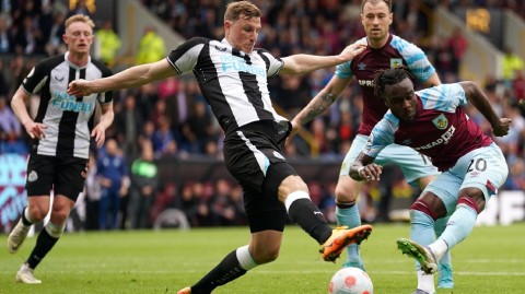 英超最后一轮生死战：红酒军团悲情降级