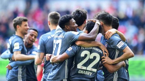 德甲巅峰战：科曼双响炮格纳布里建功，拜仁客场大胜杜塞尔多夫