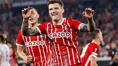 欧联杯激战夜：弗赖堡主场战平奥林匹亚科斯