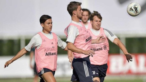 决战前夜：尤文图斯静候蓝鹰，复仇之火在安联球场悄然点燃