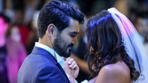 绿茵场外的浪漫诗篇：曼城球星京多安的土耳其家乡婚礼