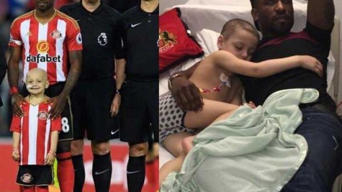 绿茵场上那些超越胜负的温暖拥抱