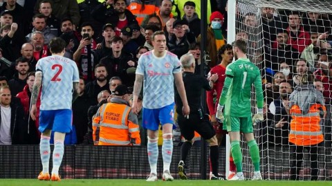 双红会红军主场四球大胜 安菲尔德之夜铭记荣耀与温情