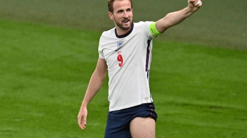 三届梦魇：点球2-5遭波黑淘汰，意大利连续无缘世界杯——一场红牌摧毁的八年等待