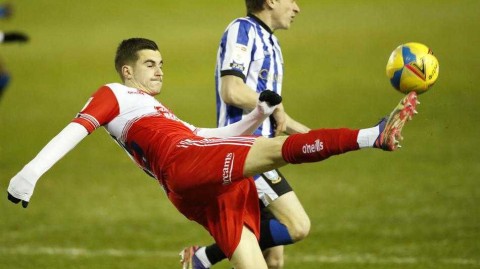 希尔斯堡的白色救赎：谢周三雪夜力克韦康比逃离降级区