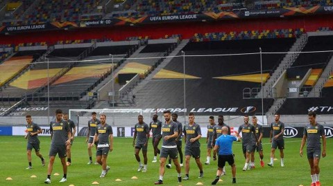 决战前夕：蓝黑军团的铁血备战与勒沃库森的终极试探