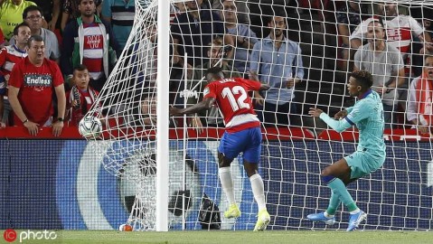 格拉纳达爆冷掀翻巴萨，梅西复出难救主 升班马送红蓝军团二十五年最差开局