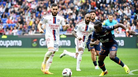 法甲巅峰对决：里昂五比四险胜蒙彼利埃上演进球盛宴