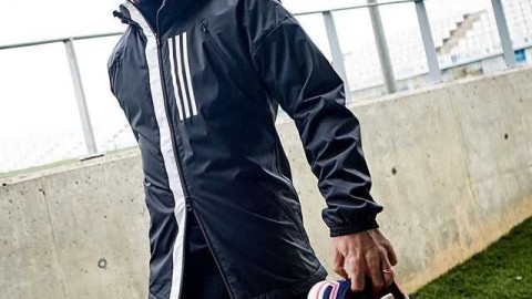 梅西运动代言新篇章：球鞋广告里的艺术与信仰