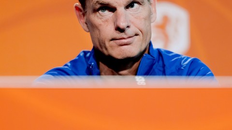 荷兰队集结号响 橙衣军团蓄势待发