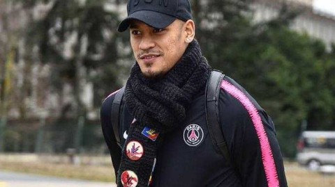 大巴黎男模队空降多哈 冬日暖阳点燃豪情