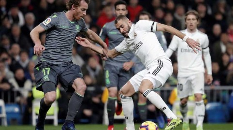 伯纳乌的眼泪：皇家社会攻陷银河战舰，群星黯淡的白色挽歌