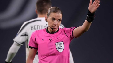 欧洲杯上的巾帼之光：史蒂芬妮·弗拉帕特开创历史先河