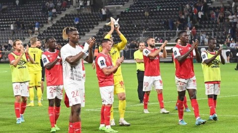 法甲绿茵烽火：昂热主场激战兰斯，四球对攻演绎视觉盛宴