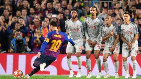 绝代双骄领衔欧冠十大神迹：那些被时间凝固的足球诗篇