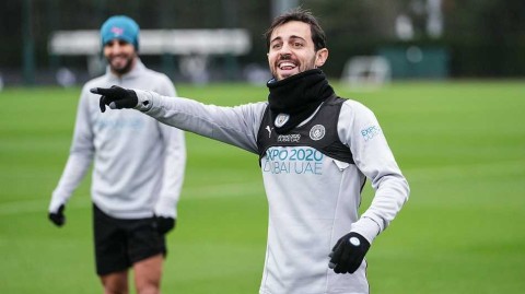 曼城发布会备战英超关键战 队内氛围轻松显自信